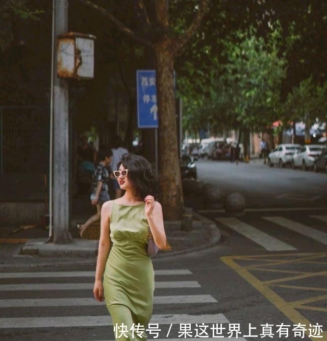 连衣裙|想成为精致的女人,就要穿对服装了,合适的穿搭会让整个人更优雅