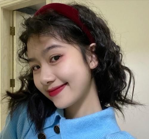 姐妹们 适合小长假换的6款发型,几种风格任你选,时髦减龄显发量