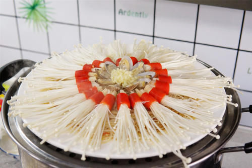 花甲|年夜饭的压轴菜,几样简单一蒸,“花团锦簇”端上桌,团圆又喜庆