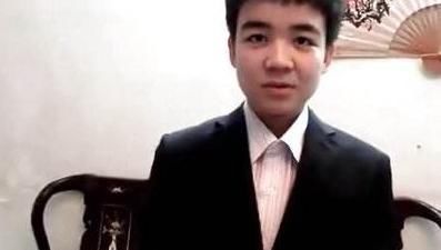 易虎臣:《变形计》最“成功”的富二代,害家庭破产毁掉妹妹一生