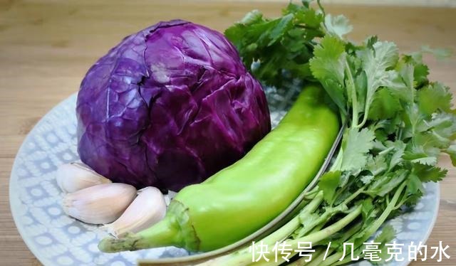 小面|冬季，这菜正鲜嫩，维C含量极高，没精神多吃点，气色好了显年轻！