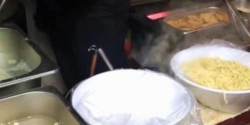 卖到|“天价”面摊,一碗面条竟卖到上百元,为什么去吃过的人都说值?