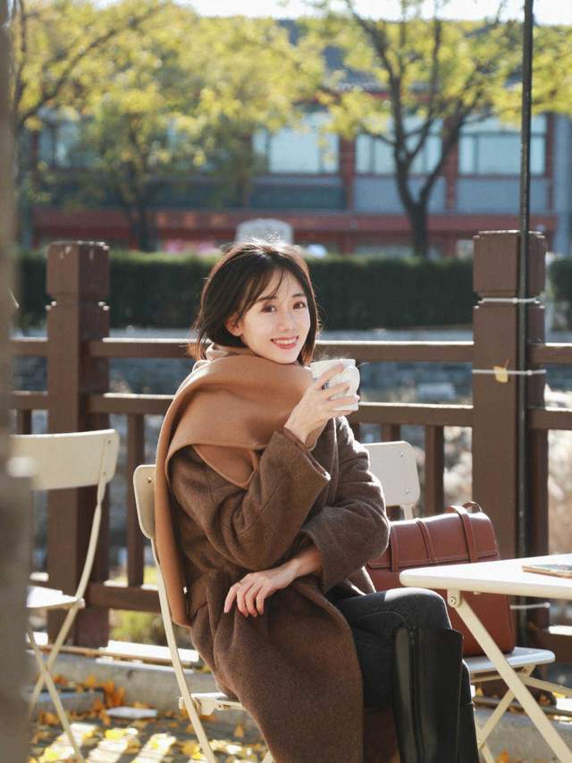 高跟鞋|今年秋天的首选大衣,这4个款式高级又大方,不管怎么穿都显贵