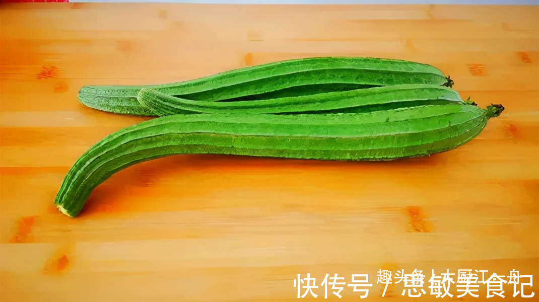 买丝瓜，要分清“有棱”和“无棱”，口感差别大，弄懂再买不吃亏