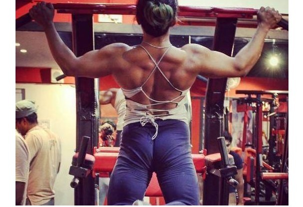 健美小姐|年轻美女热爱肌肉,从小就开始锻炼,而今的样子没有人敢娶她为妻