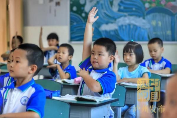 震后复学：这堂小学语文课很特殊|泸县88725名学生返校| 高三学生