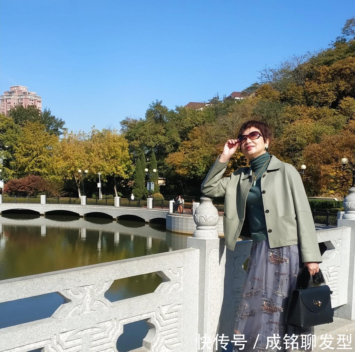 微胖|长相普通身材一般,大妈靠“接地气”的穿搭圈粉无数,值得借鉴