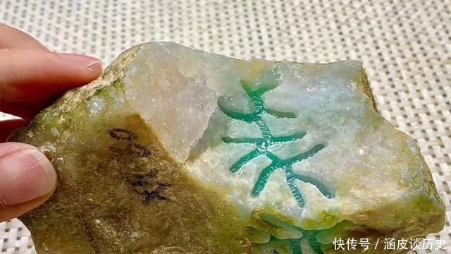 真假|如何鉴定出翡翠原石的真假与辨别翡翠原石的好坏?