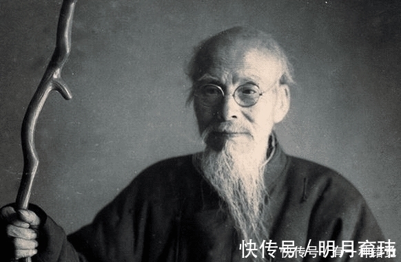 变法|齐白石画了只没牛头的水牛,为何值1千万放大后,就知道答案了