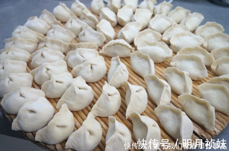 调肉饺子馅，这“3香”不能少！饺子油润饱满，鲜嫩多汁，香喷喷