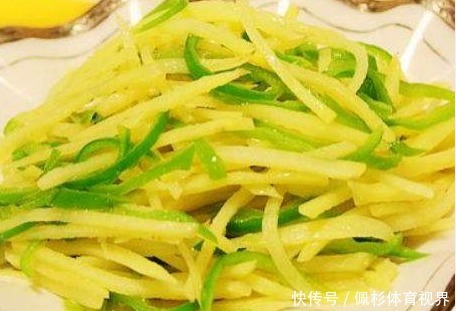 加醋|炒土豆丝时,别再直接加醋了,教你一招,土豆丝不粘锅还脆爽!