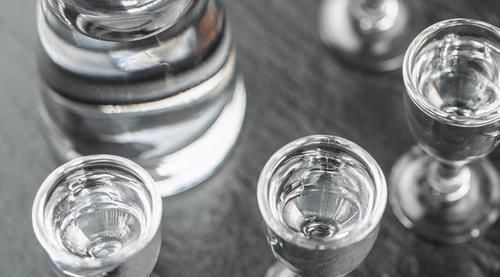 养生|每天晚上喝一两白酒,是养生还是伤身?今天告诉你答案,勿信谣言