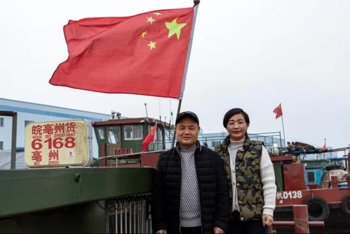 化身“运河人”！南京大学学生和船民同吃同住，探寻“运河船民”生活