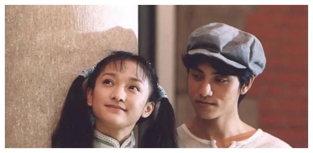 周公子|周迅童年照曝光，面庞清秀有灵气，身材比例优越漫画腿羡煞旁人