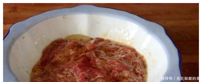 芹菜炒肉|肉丝怎么炒才好吃,大厨教你,别直接下锅,肉丝滑嫩非常香!