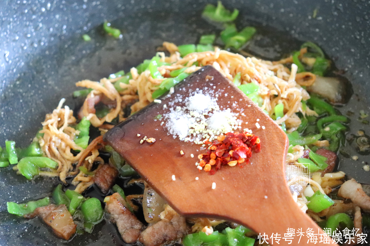 碰到|冬天,妈妈碰到这菜一买就是30斤,晒干存着,过年给家人做下酒菜