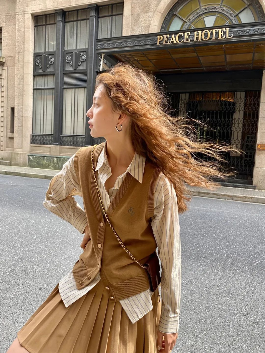 紧身裤|10个早秋穿搭公式！初秋照着这么穿，好看又时髦