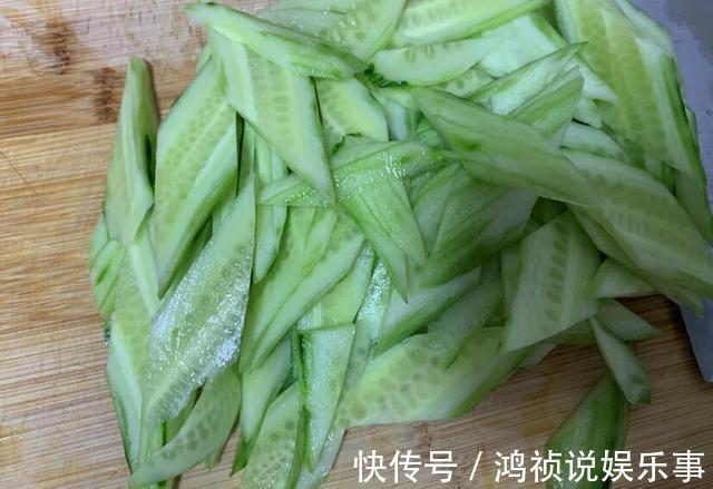 豆豉辣椒|“鸡蛋”别再和番茄炒了，换一样，清脆可口，又营养又好吃