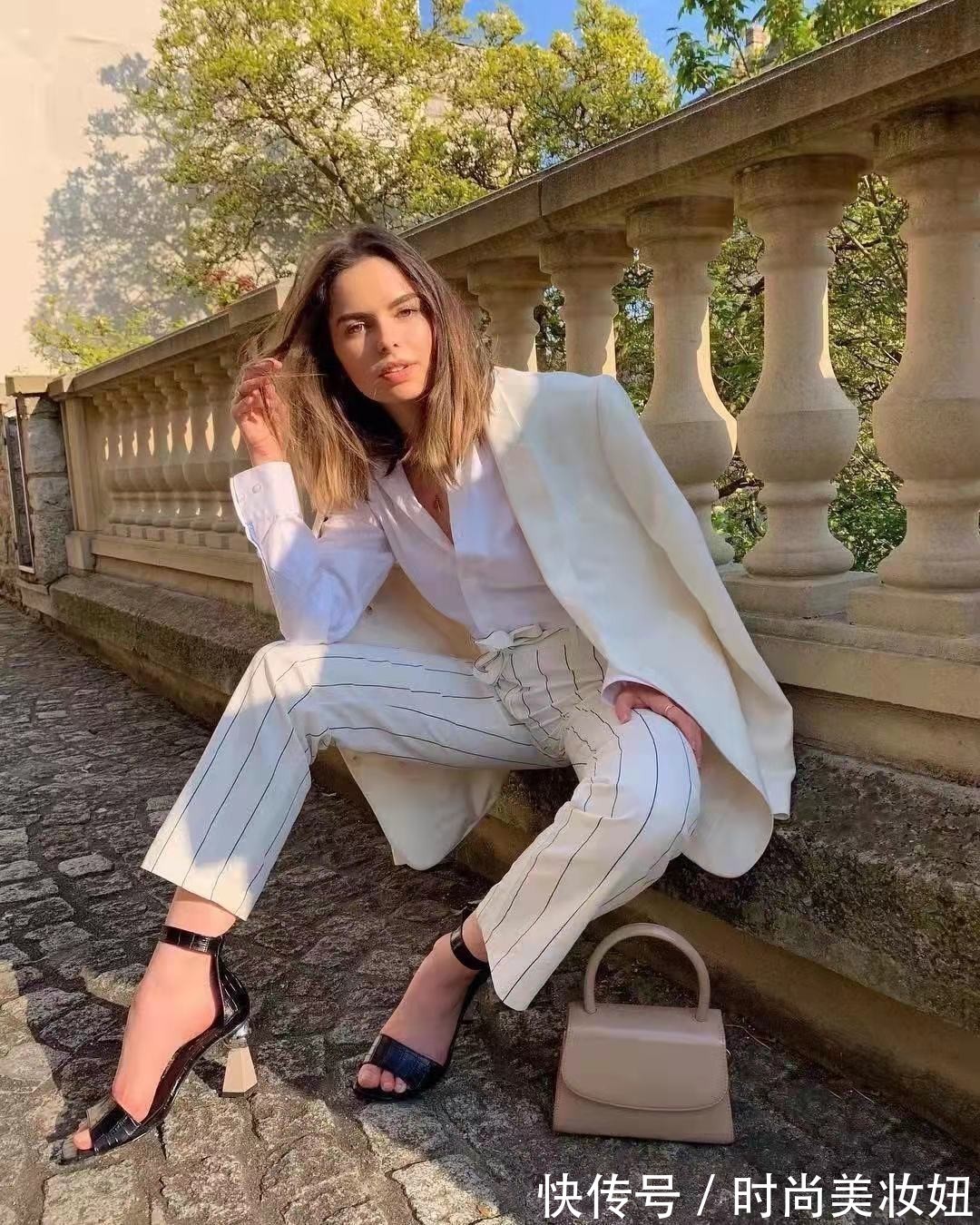 极简|小个子微胖女孩依旧可以穿得优雅,极简法式穿搭,照穿很气质