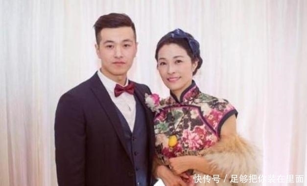 “最年轻婆婆”走红,新娘满脸委屈,亲家母尴尬,这是来抢风头的吧