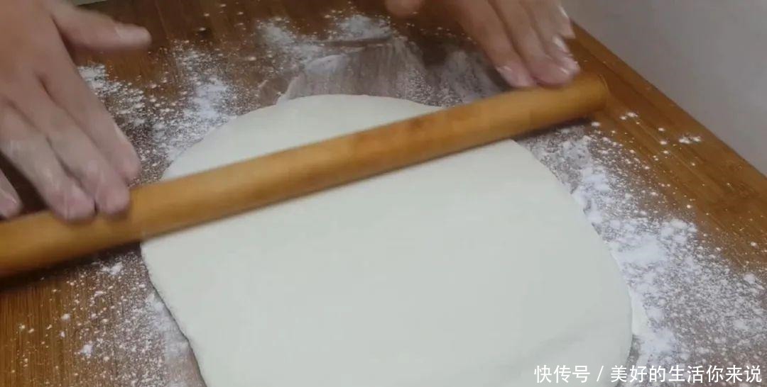 烙饼|烙饼以后就这样做,加1把葱花,张张柔软又筋道,学会天天不起早