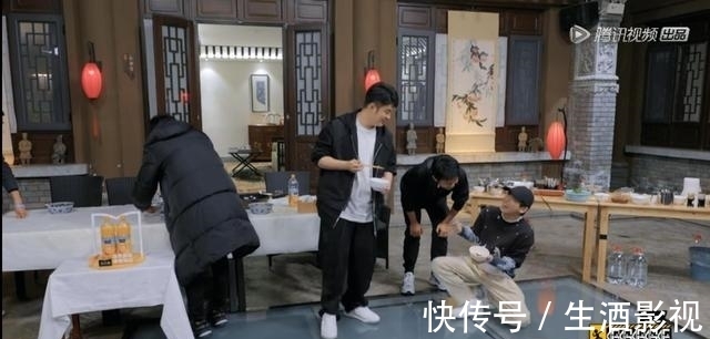 孙俪晒邓超做的biangbiang面不难吃,邓超回应面少灵魂泼辣子