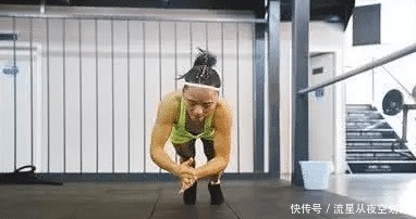 关节|慢速俯卧撑一定就要比快速俯卧撑吗俯卧撑越快,其实这好处越明显
