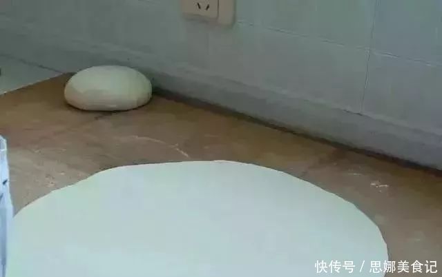 孩子|3分钟教你做酱香饼,比蒸馒头还简单,香辣焦酥,大人孩子抢着吃