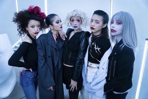 妆容还|万圣节，戚薇妆容吓人，张雪迎大眼抢镜，而章子怡妆容显丑很成功