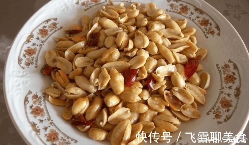炖菜|周末家庭聚餐,老妈嫌在外面吃太破费,做了11菜一汤,吃个精光
