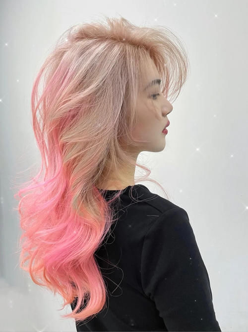 看一眼就会迷上的发色，温柔显气质又美丽动人，显白又好看