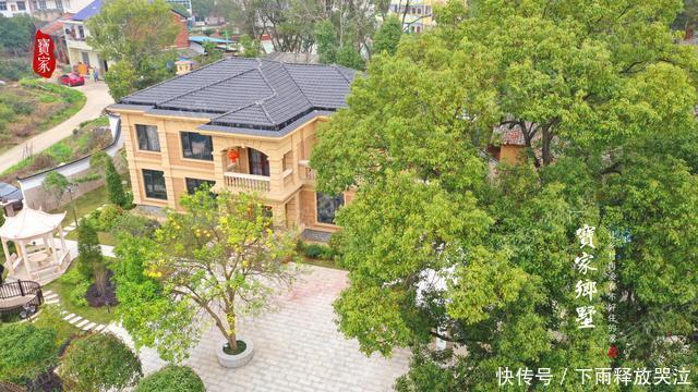 别墅|春天来了,看这组农村别墅航拍实景图,树木萦绕,超级治愈