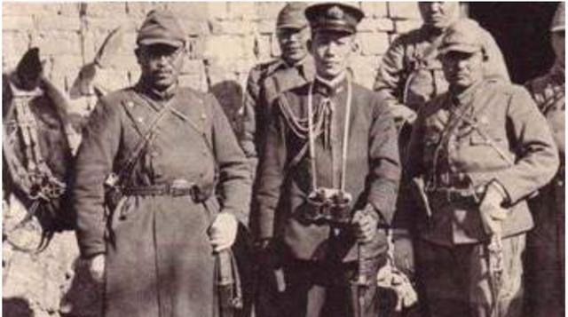 日本|老人有一破战刀,日本商家高价收买,但他不卖,只因刀上有几个字