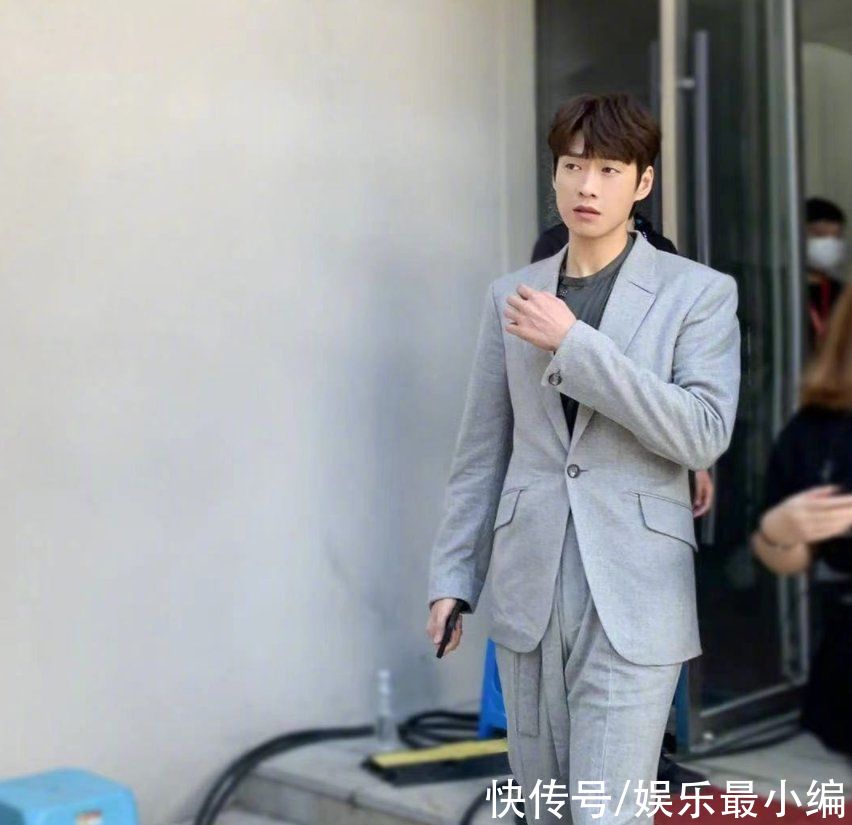 长发披肩|开拍吧电影：女演员们风格各有不同，李一桐陈都灵像来自不同季节