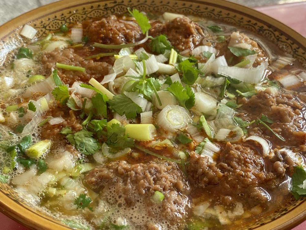 舒坦|临颍美食探访：冬日里，怼一碗5块热气腾腾繁城丸子汤，浑身舒坦