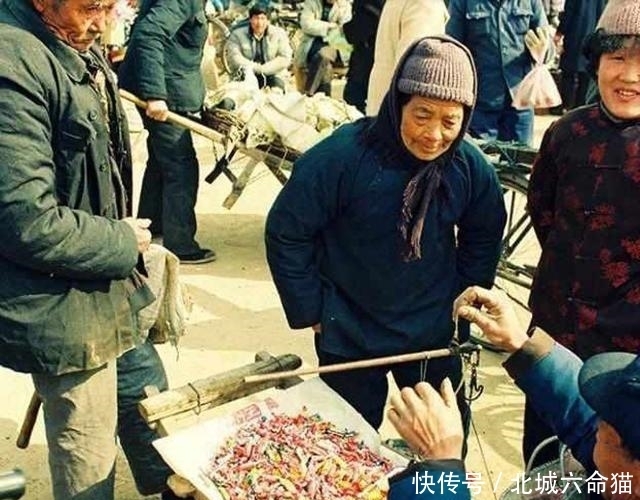 部队|70年代部队伙食:一个月45斤面,白米面吃腻了,吃粗粮养生