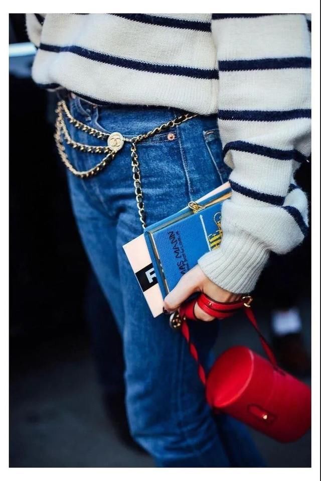 项链手链已经过时了，现在开始流行“腰链”