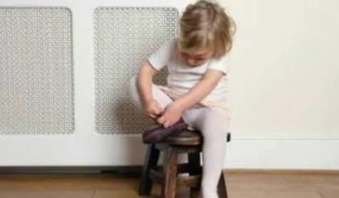 污渍|孩子衣柜里有这件衣服,不仅容易让他自卑,还会造成娃常生病