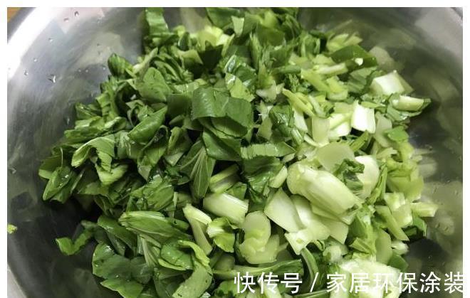 夏天|夏天,就爱用这馅包馄饨,汤鲜肉嫩,每次2斤馄饨不够吃
