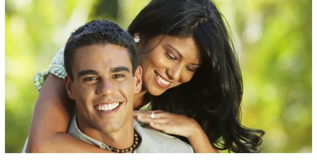 美国导演请妓女、雇模特骗取收视率,爱情直播电视节目诱骗群众