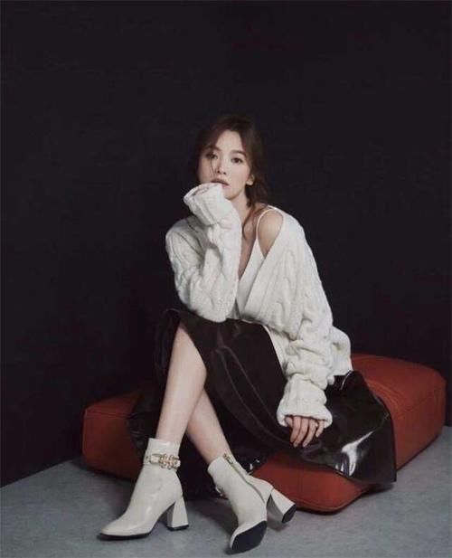 半身裙＋短靴＝时髦洋气！过年这么穿准没错