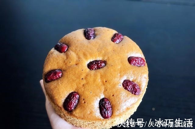 红糖|红糖发糕有弹性，不粘牙有诀窍，别光用面粉，加点它，一次就成功