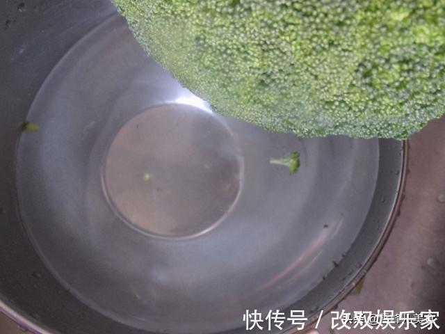 清脆|天气寒冷干燥多吃西兰花，5分钟就上桌，清脆碧绿特爽口，真棒