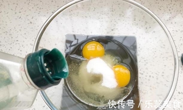 团子|爆浆又拉丝的紫薯仙豆糕怎么做?不用烤箱用平底锅,煎一煎就搞定