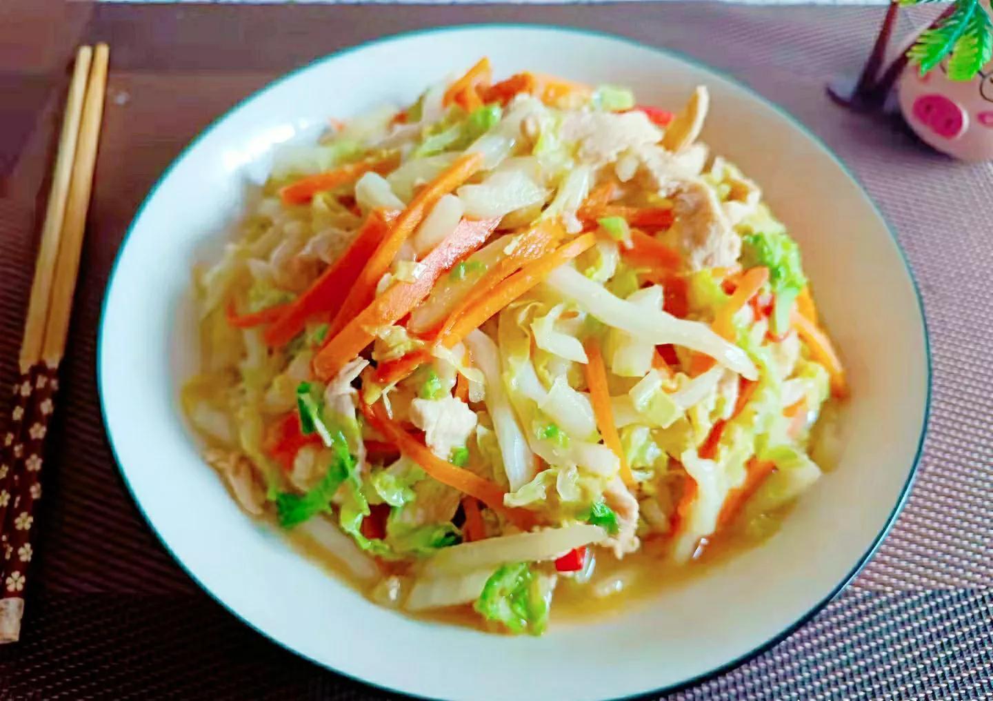 寒露后，晒晒给家人准备的轻食餐，网友说：好羡慕