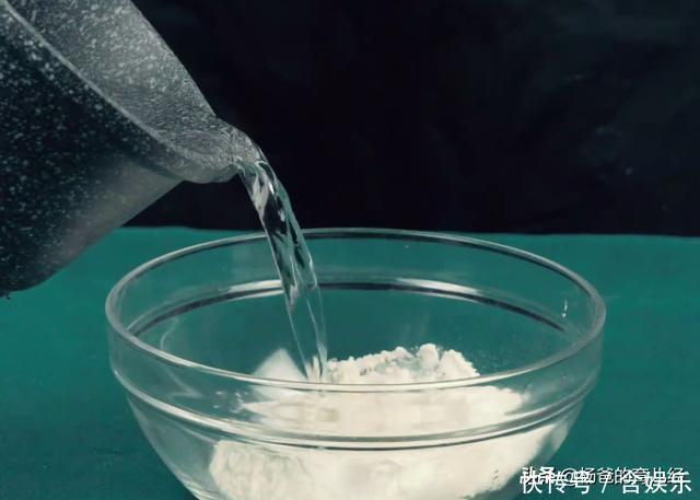 在家教你用平底锅做鸡蛋煎饼,软嫩好吃,营养美味,孩子特喜欢