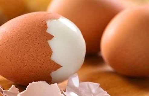 煮鸡蛋不要再直接下锅了,学会正确方法,鸡蛋又香又嫩好剥壳