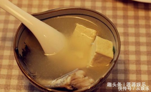 精选美食鲫鱼炖豆腐、油麦菜炒豆豉鱼、蟠龙茄子、素什锦的做法