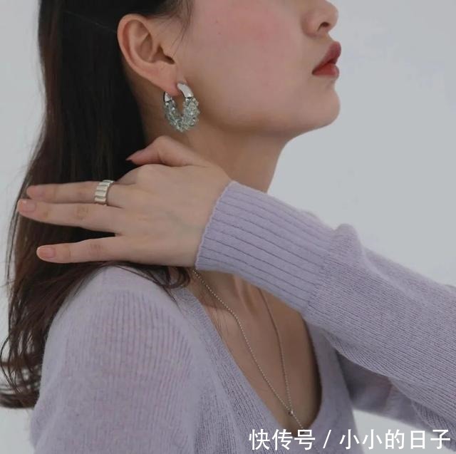 大衣 毛衣+半裙,大衣+针织衫,这才是秋冬的正确打开方式!