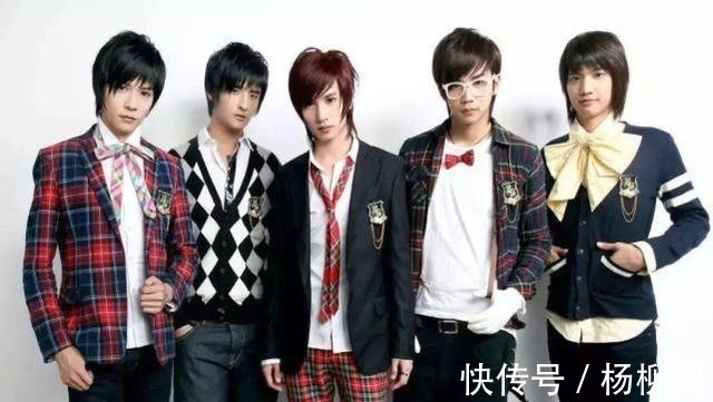 周艺轩|UNIQ组合差距大，王一博最火李汶翰追光，其余成员没任何水花